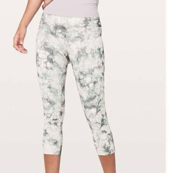 Lululemon Crop (Hi-Rise) *21” Leggings Size 6 - Picture 1 of 10